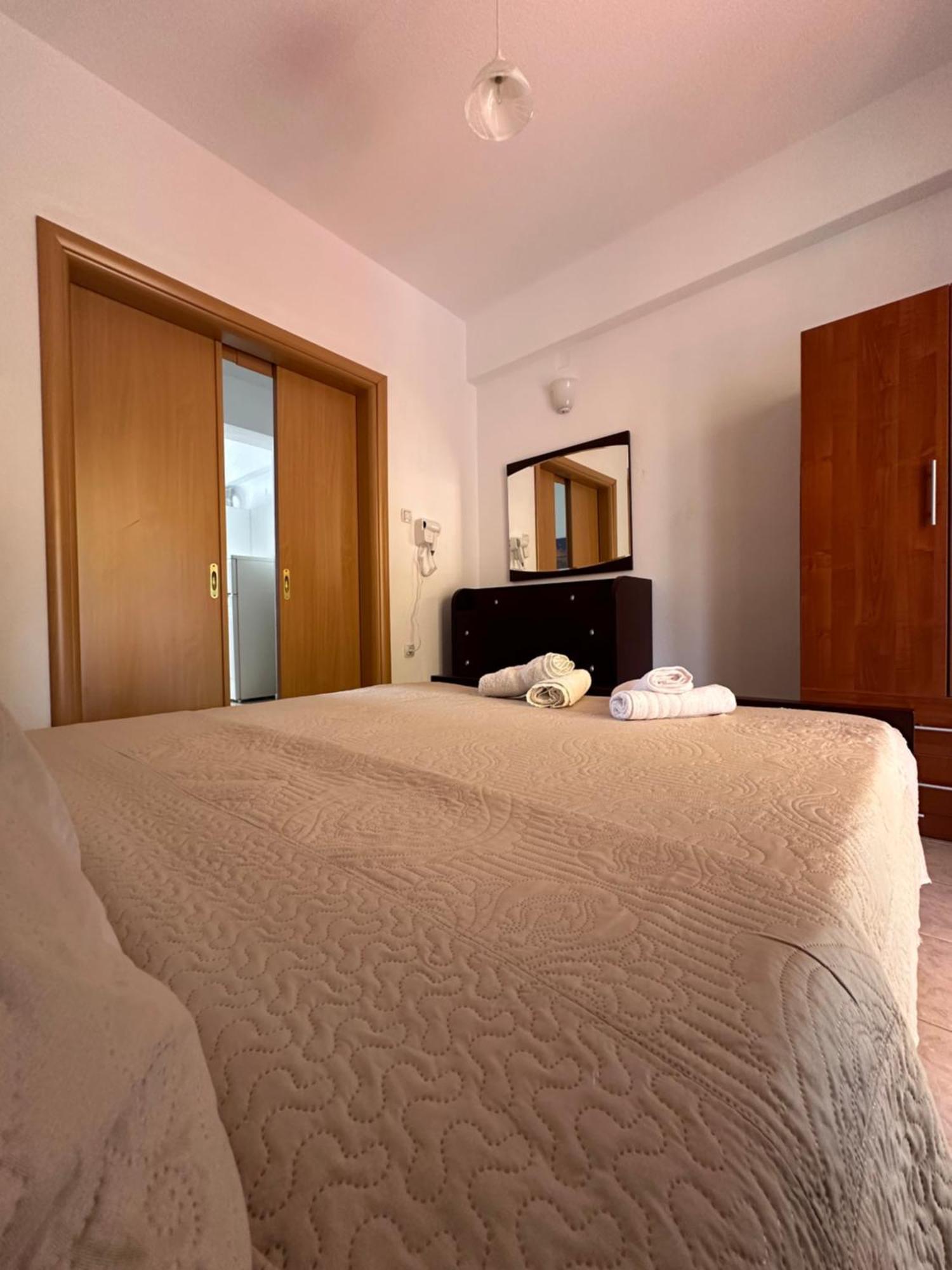 Dimos Apartments Коккінон-Нерон Екстер'єр фото