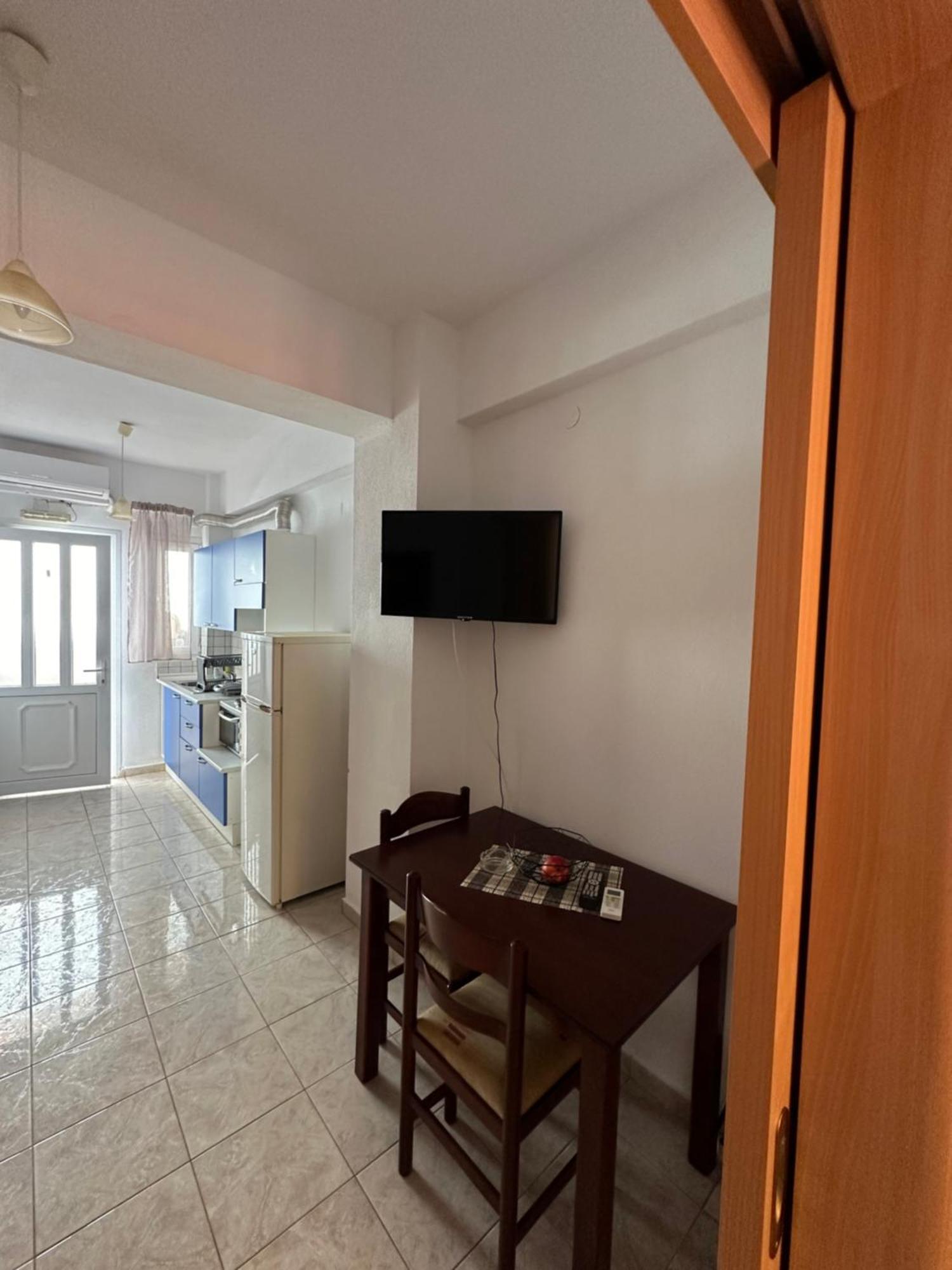 Dimos Apartments Коккінон-Нерон Екстер'єр фото